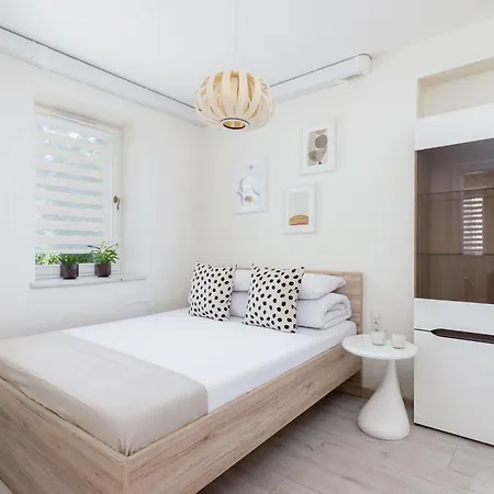 One Bedroom Apartment In The Centre - Sarego 16 Krakow Exterior photo